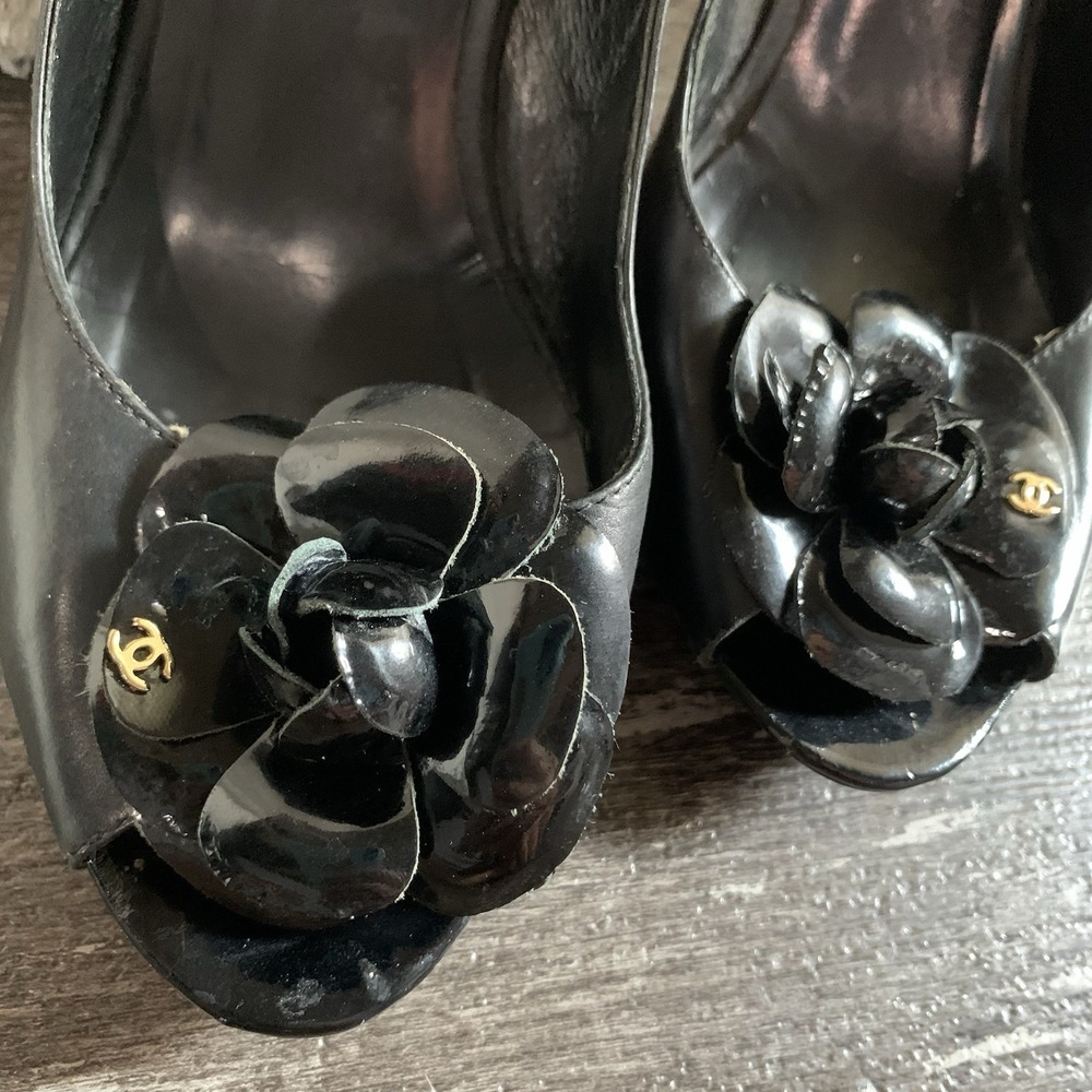 CHANEL Rare Black Lambskin Camellia Stiletto Chain Heel Size 40 - Picture 3 of 14